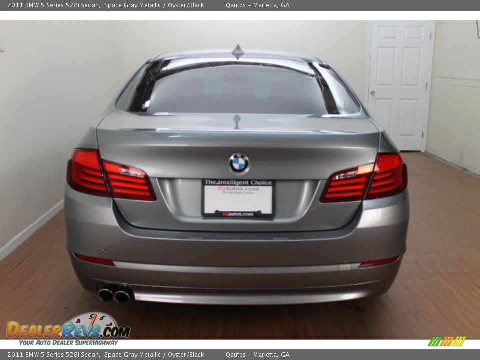2011 BMW 5 Series 528i Sedan Space Gray Metallic / Oyster/Black Photo #6