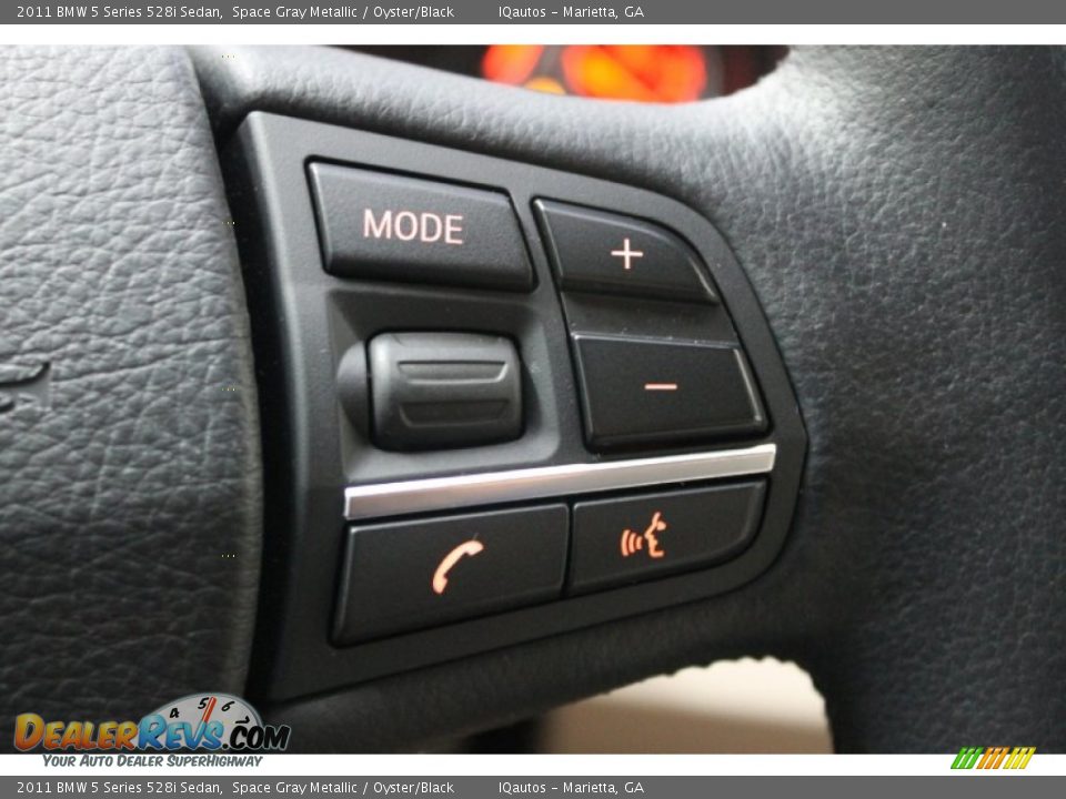 Controls of 2011 BMW 5 Series 528i Sedan Photo #16