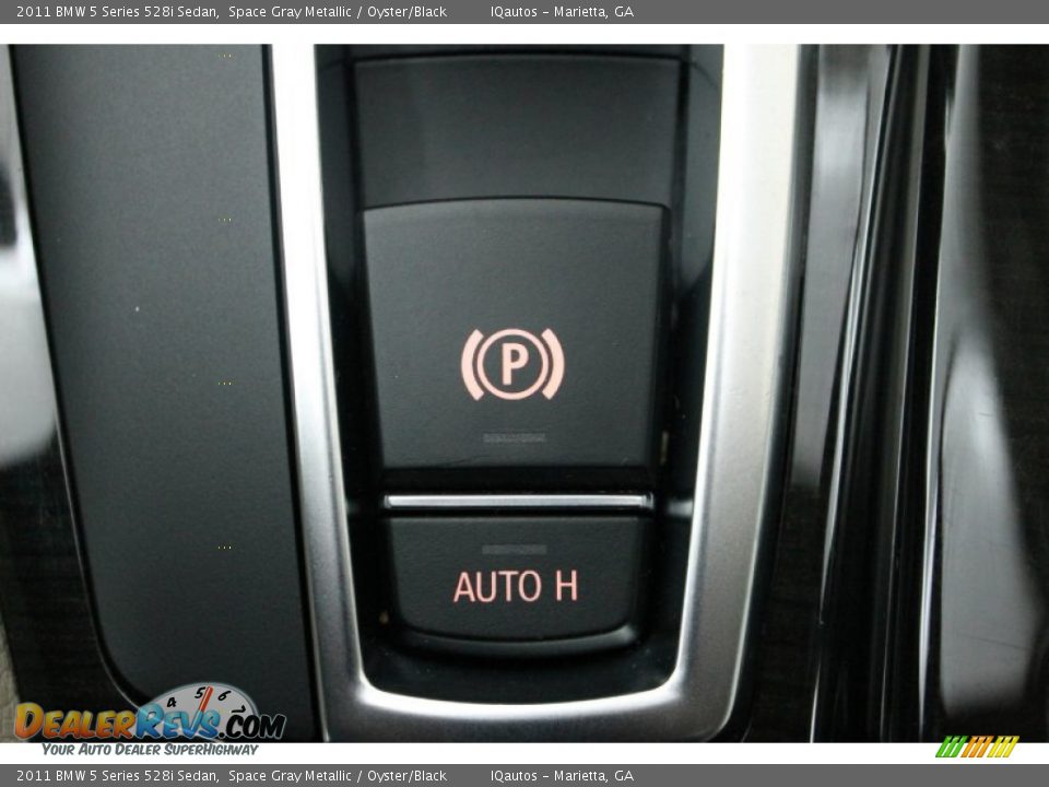 2011 BMW 5 Series 528i Sedan Space Gray Metallic / Oyster/Black Photo #31
