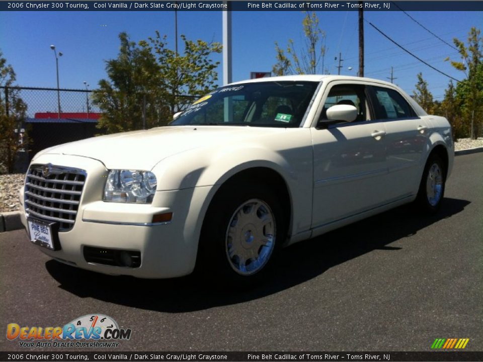 2006 Chrysler 300 Touring Cool Vanilla / Dark Slate Gray/Light Graystone Photo #1