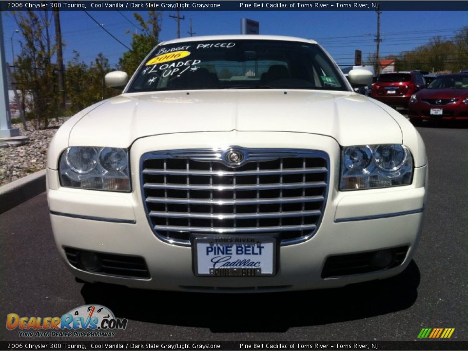 2006 Chrysler 300 Touring Cool Vanilla / Dark Slate Gray/Light Graystone Photo #2