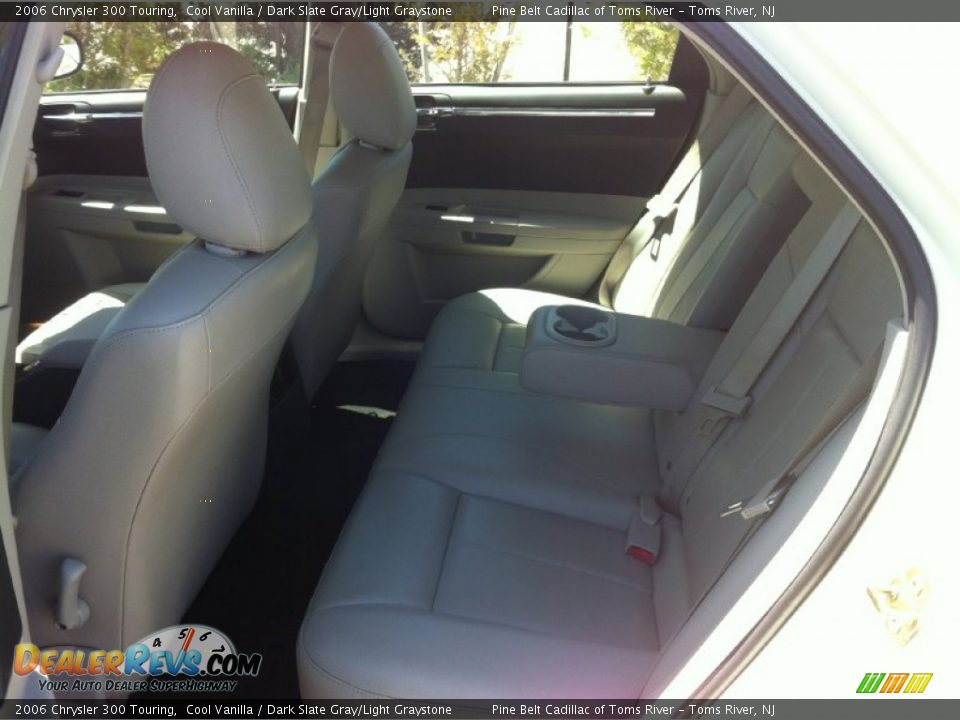 2006 Chrysler 300 Touring Cool Vanilla / Dark Slate Gray/Light Graystone Photo #7