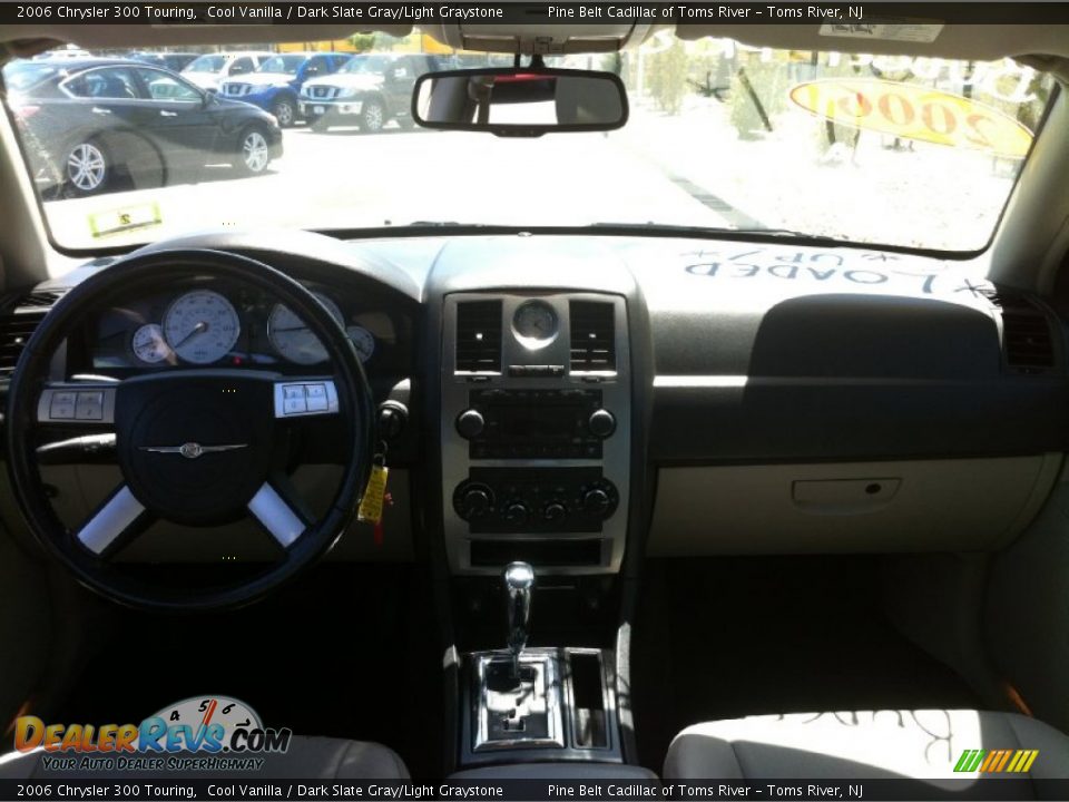 2006 Chrysler 300 Touring Cool Vanilla / Dark Slate Gray/Light Graystone Photo #9
