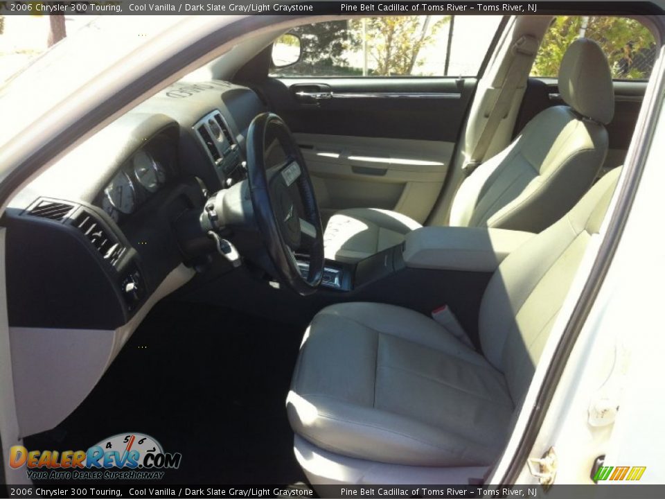 2006 Chrysler 300 Touring Cool Vanilla / Dark Slate Gray/Light Graystone Photo #11