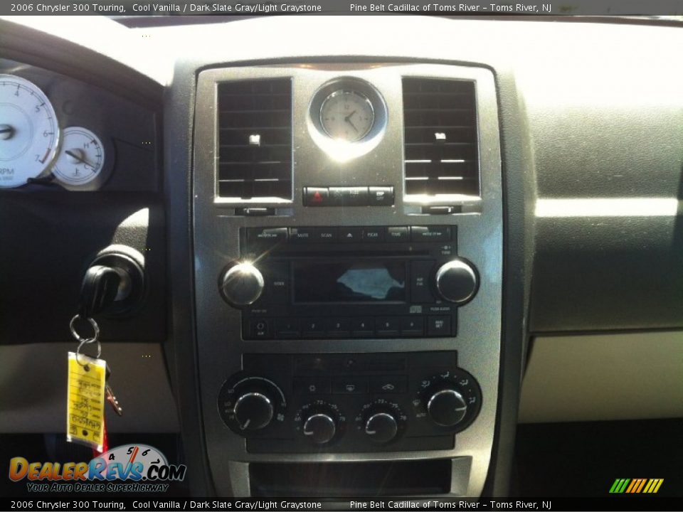 2006 Chrysler 300 Touring Cool Vanilla / Dark Slate Gray/Light Graystone Photo #14