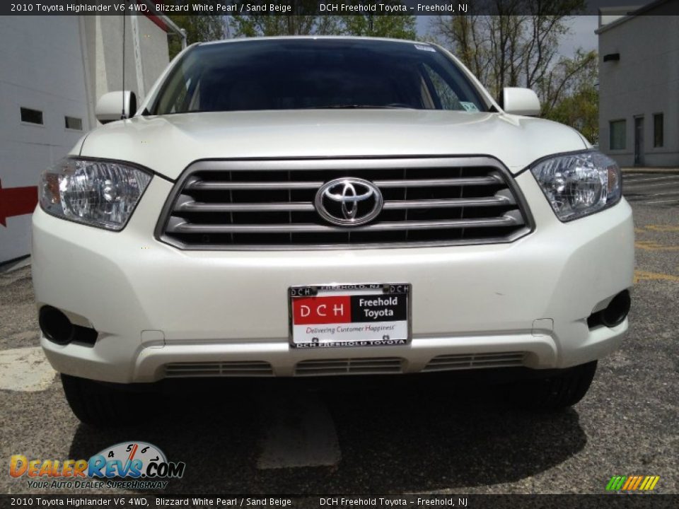 2010 Toyota Highlander V6 4WD Blizzard White Pearl / Sand Beige Photo #2