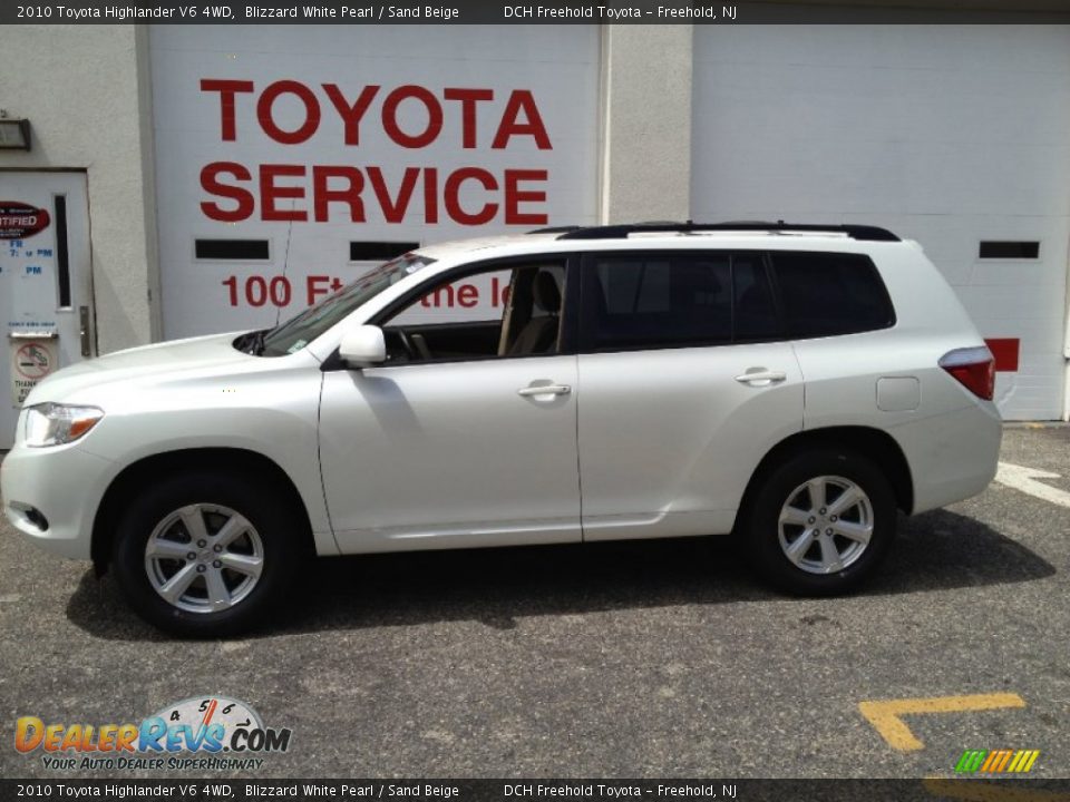 2010 Toyota Highlander V6 4WD Blizzard White Pearl / Sand Beige Photo #3