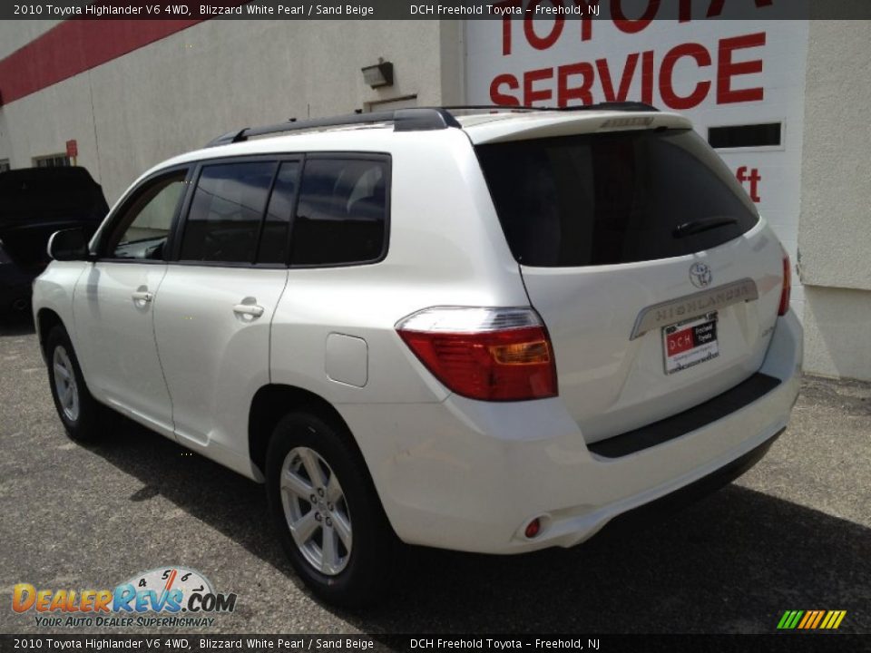 2010 Toyota Highlander V6 4WD Blizzard White Pearl / Sand Beige Photo #4