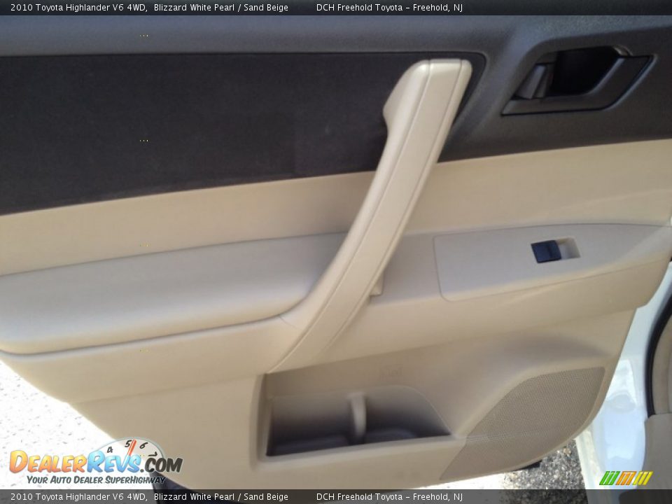 2010 Toyota Highlander V6 4WD Blizzard White Pearl / Sand Beige Photo #9