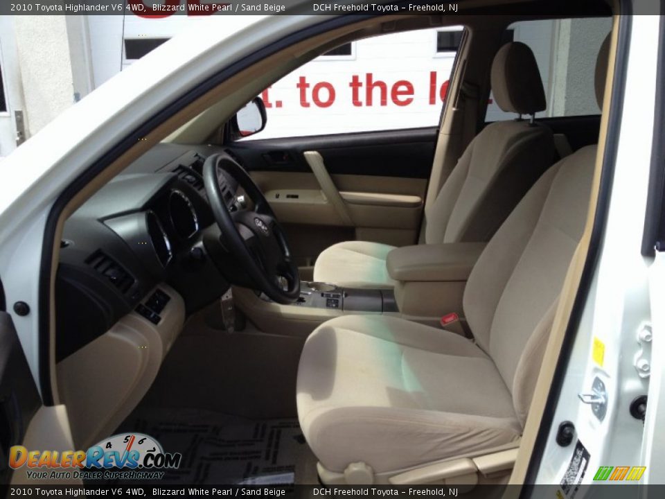 2010 Toyota Highlander V6 4WD Blizzard White Pearl / Sand Beige Photo #15