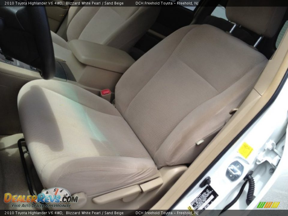 2010 Toyota Highlander V6 4WD Blizzard White Pearl / Sand Beige Photo #16