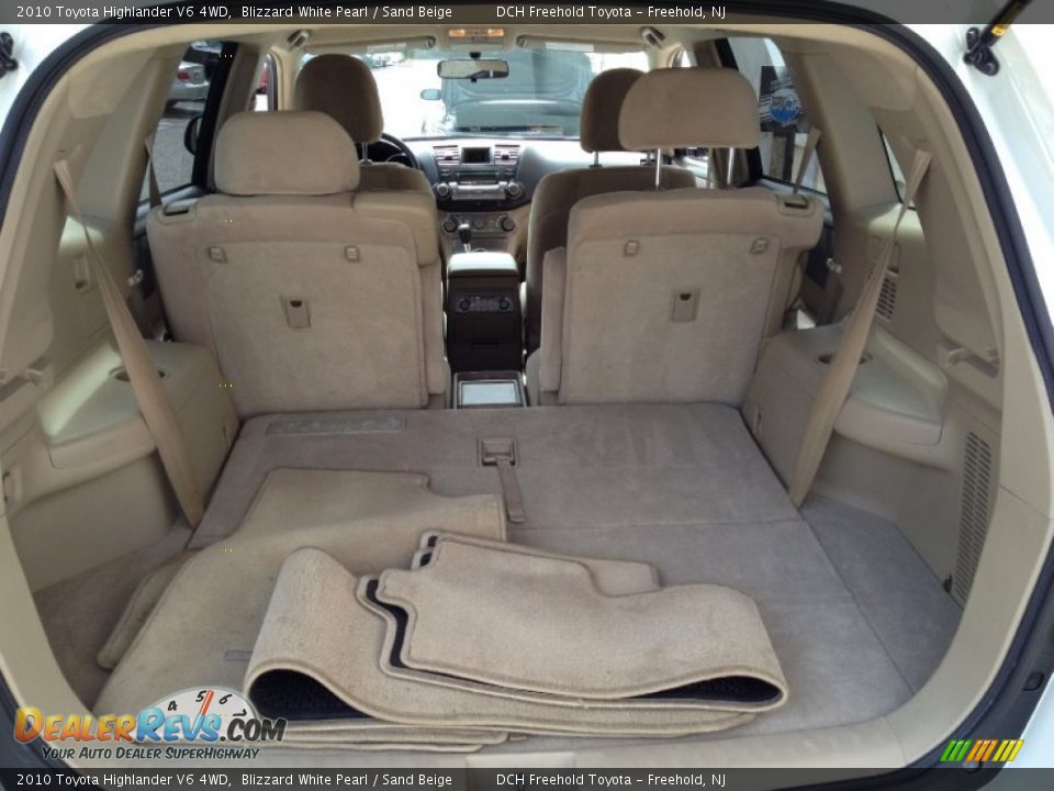 2010 Toyota Highlander V6 4WD Blizzard White Pearl / Sand Beige Photo #21