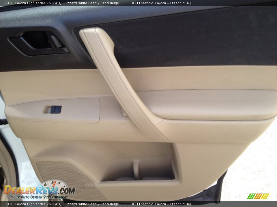 2010 Toyota Highlander V6 4WD Blizzard White Pearl / Sand Beige Photo #23