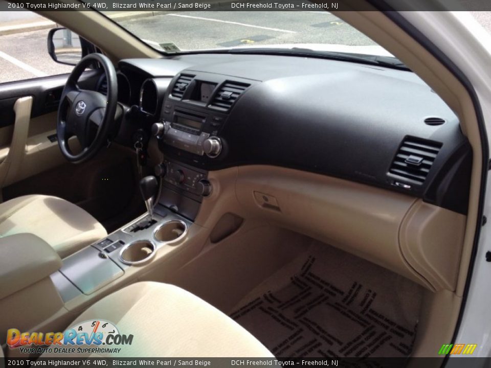 2010 Toyota Highlander V6 4WD Blizzard White Pearl / Sand Beige Photo #25
