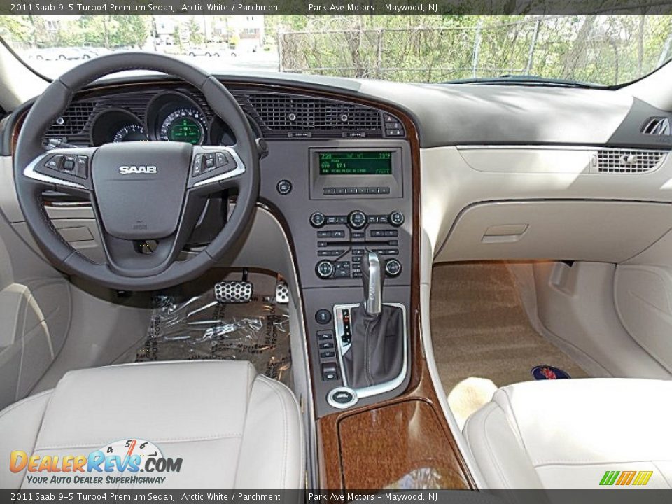 2011 Saab 9-5 Turbo4 Premium Sedan Arctic White / Parchment Photo #13