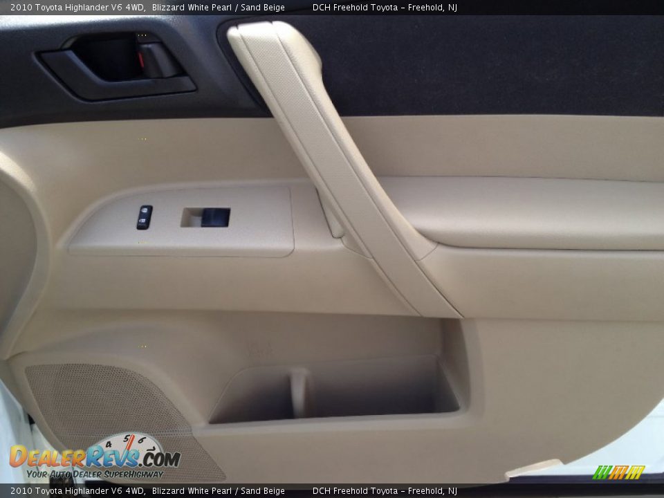 2010 Toyota Highlander V6 4WD Blizzard White Pearl / Sand Beige Photo #27