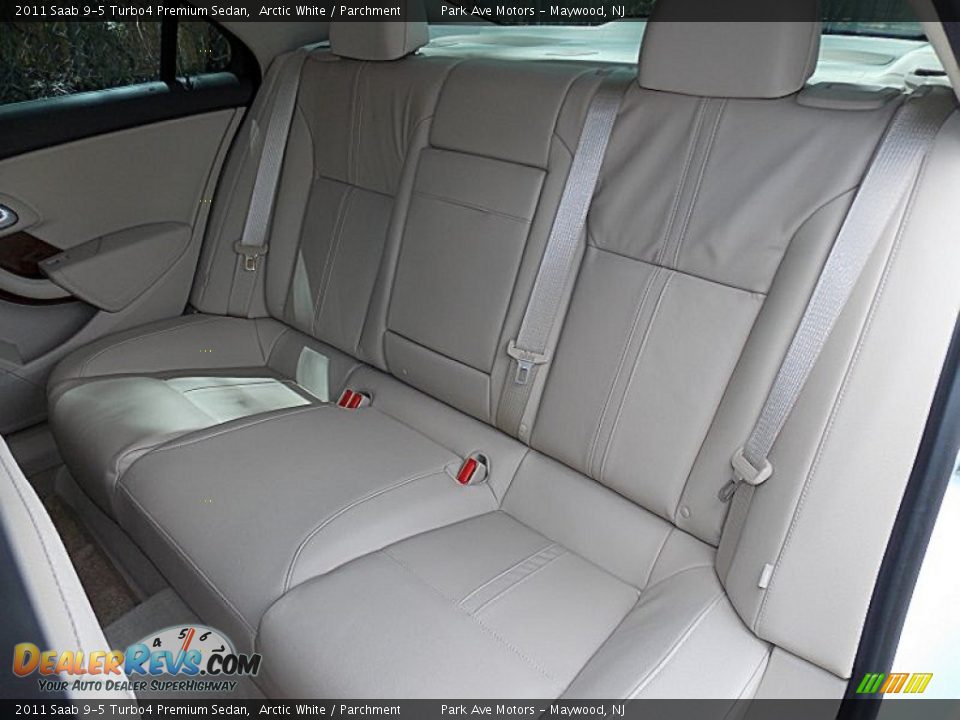 2011 Saab 9-5 Turbo4 Premium Sedan Arctic White / Parchment Photo #15