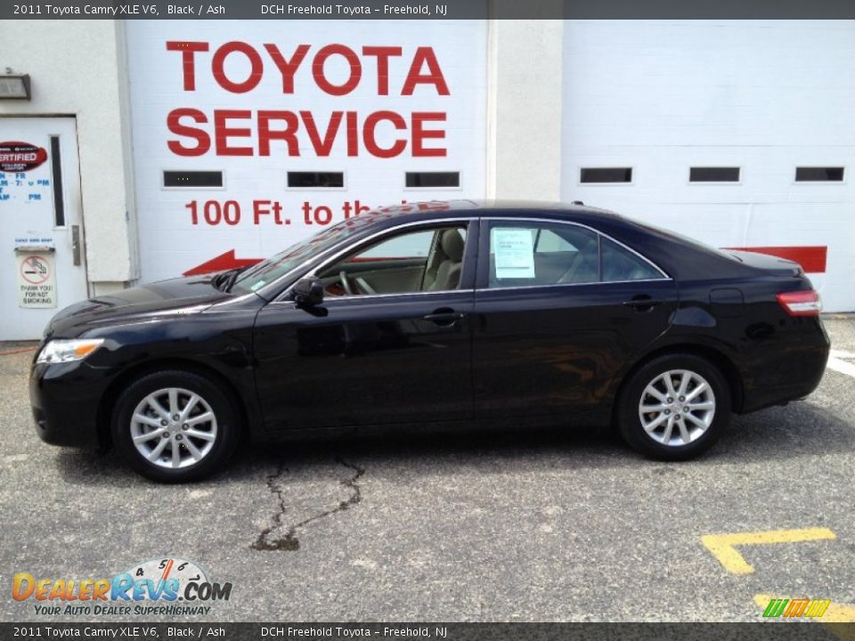 2011 Toyota Camry XLE V6 Black / Ash Photo #3