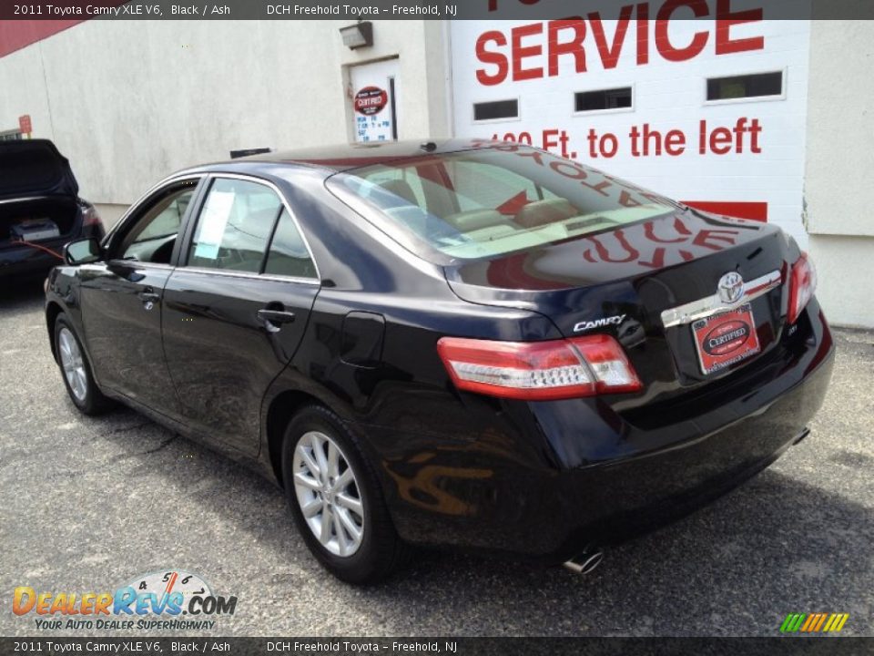 2011 Toyota Camry XLE V6 Black / Ash Photo #4