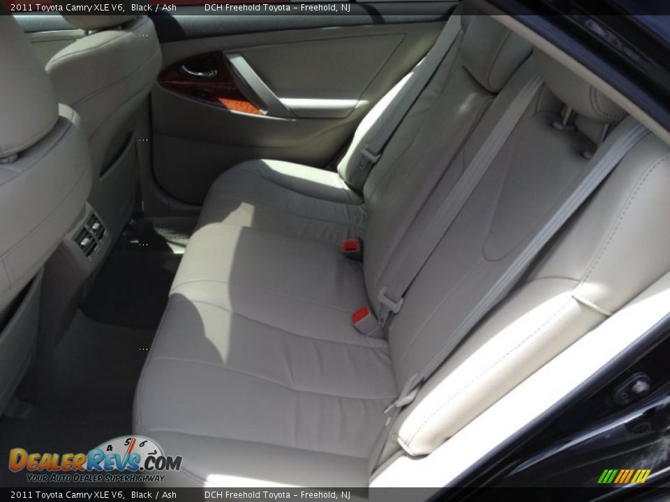 2011 Toyota Camry XLE V6 Black / Ash Photo #10