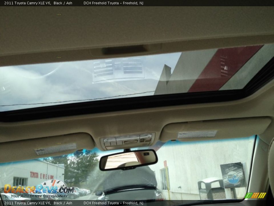 2011 Toyota Camry XLE V6 Black / Ash Photo #11