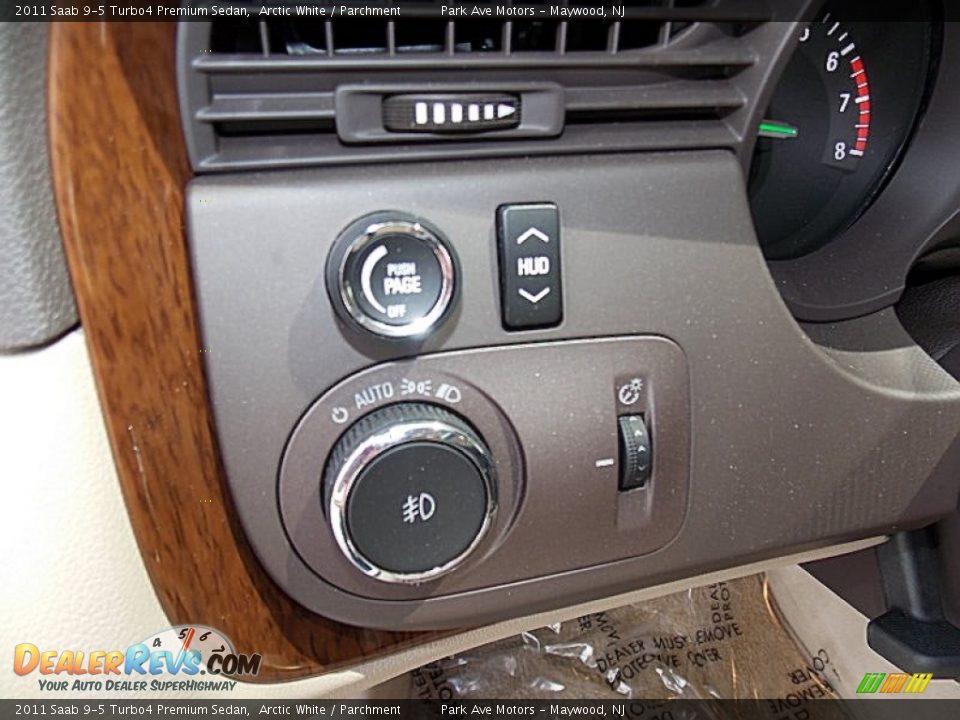 2011 Saab 9-5 Turbo4 Premium Sedan Arctic White / Parchment Photo #26