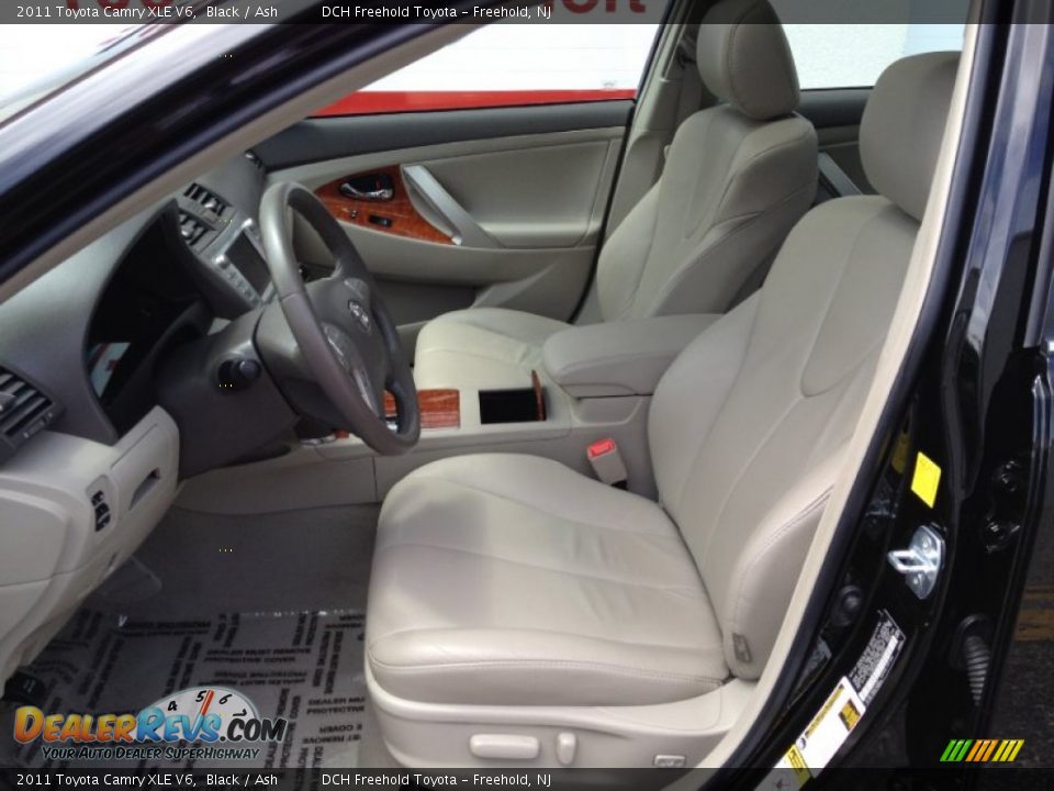 2011 Toyota Camry XLE V6 Black / Ash Photo #15