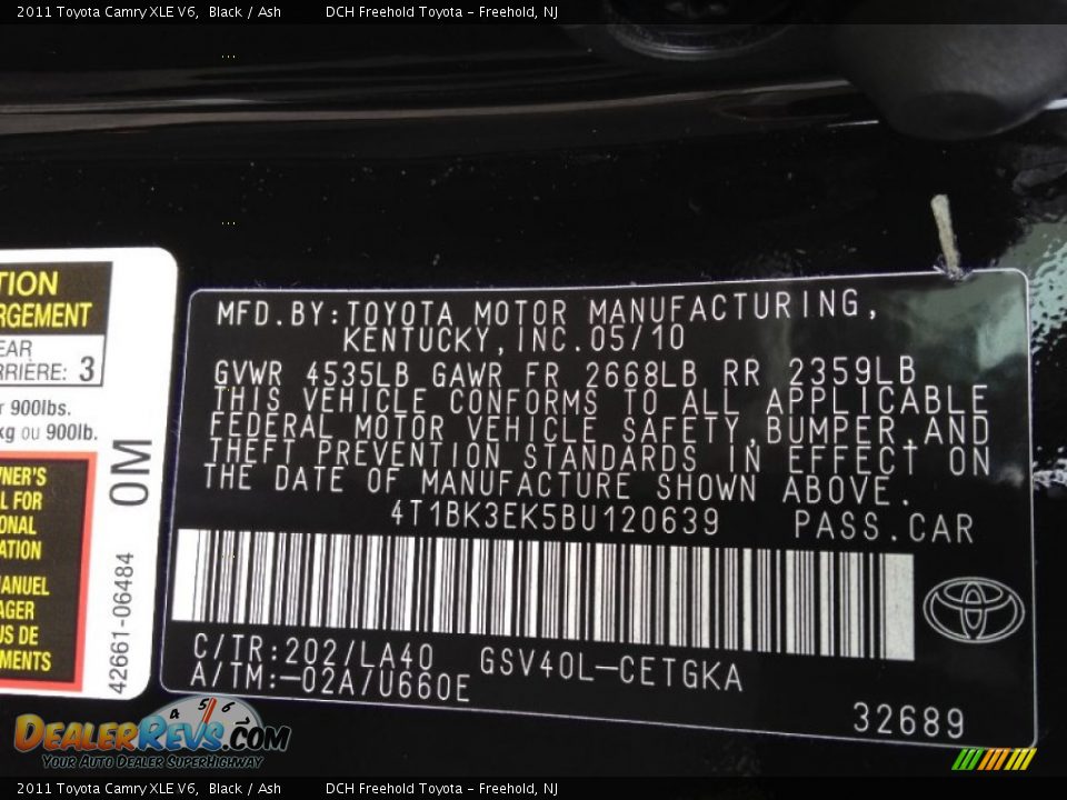 2011 Toyota Camry XLE V6 Black / Ash Photo #16