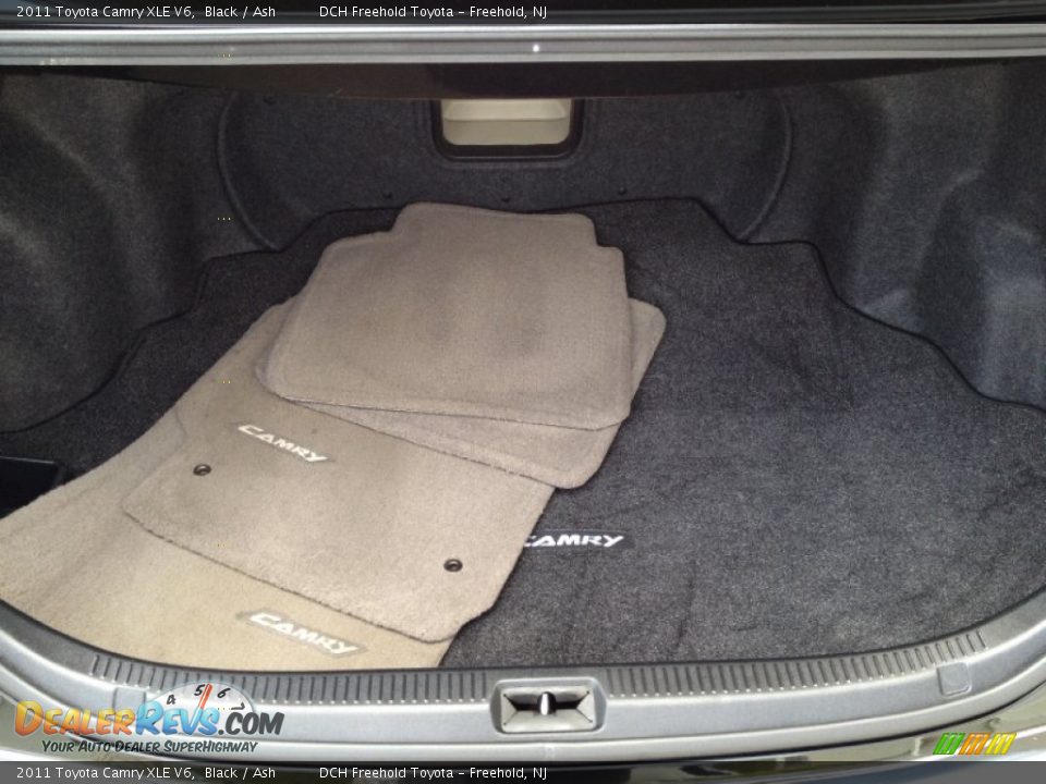 2011 Toyota Camry XLE V6 Black / Ash Photo #22