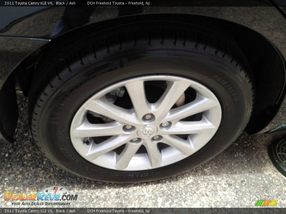 2011 Toyota Camry XLE V6 Black / Ash Photo #23