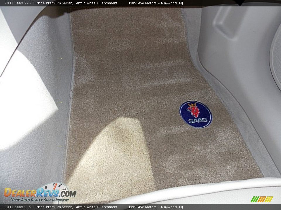 2011 Saab 9-5 Turbo4 Premium Sedan Arctic White / Parchment Photo #32