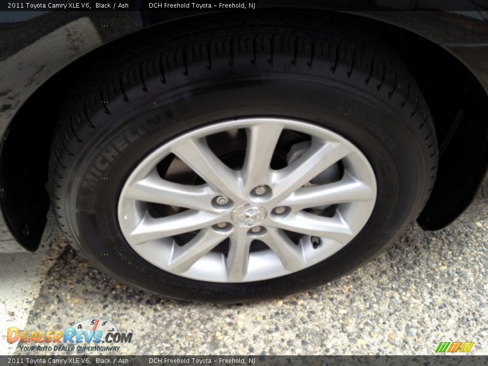 2011 Toyota Camry XLE V6 Black / Ash Photo #29