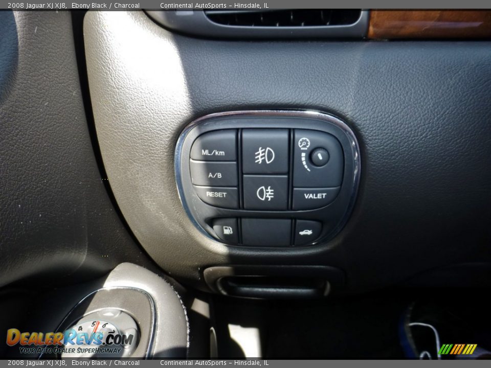 2008 Jaguar XJ XJ8 Ebony Black / Charcoal Photo #22