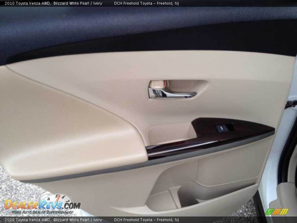 2010 Toyota Venza AWD Blizzard White Pearl / Ivory Photo #9