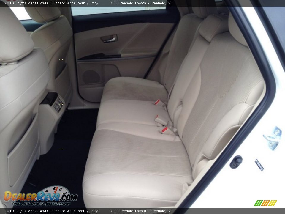 2010 Toyota Venza AWD Blizzard White Pearl / Ivory Photo #10