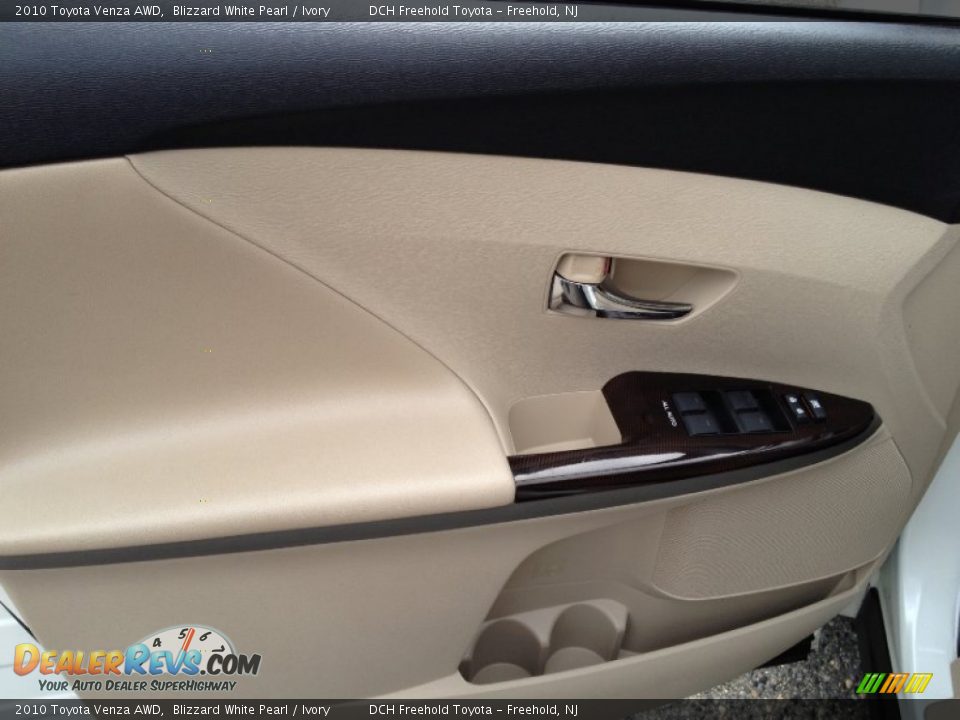 2010 Toyota Venza AWD Blizzard White Pearl / Ivory Photo #13
