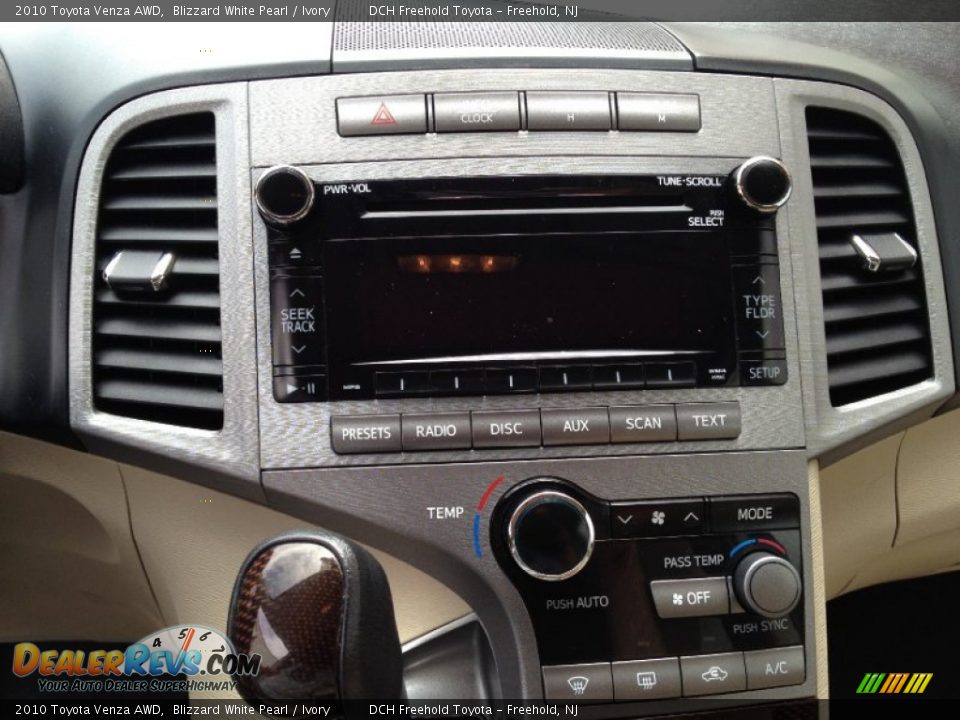 2010 Toyota Venza AWD Blizzard White Pearl / Ivory Photo #18