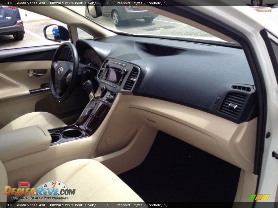 2010 Toyota Venza AWD Blizzard White Pearl / Ivory Photo #26