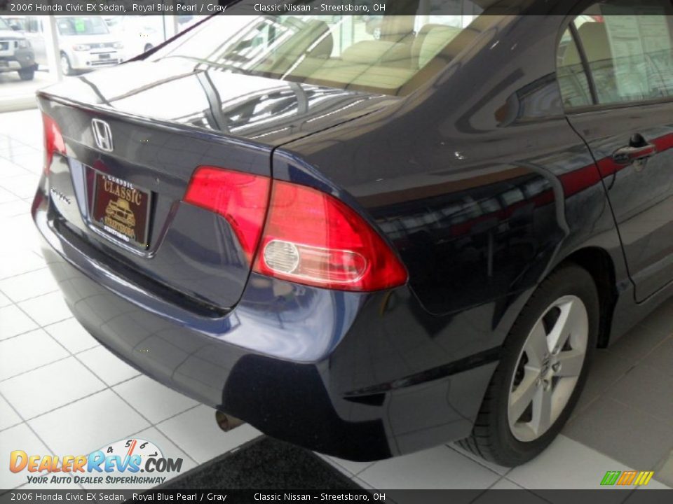2006 Honda Civic EX Sedan Royal Blue Pearl / Gray Photo #10