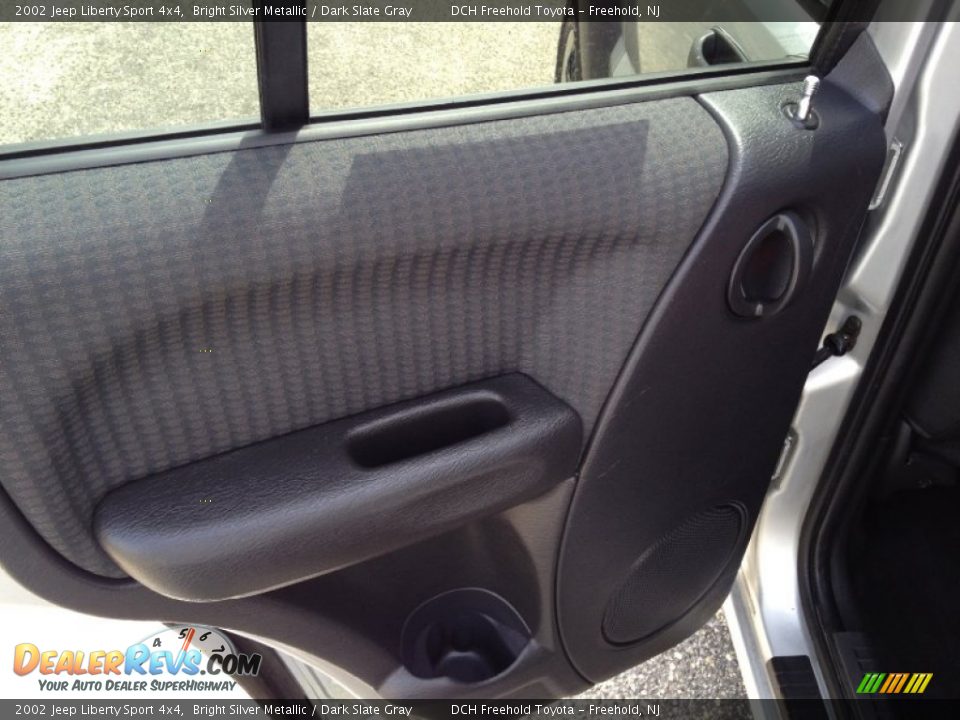 2002 Jeep Liberty Sport 4x4 Bright Silver Metallic / Dark Slate Gray Photo #9