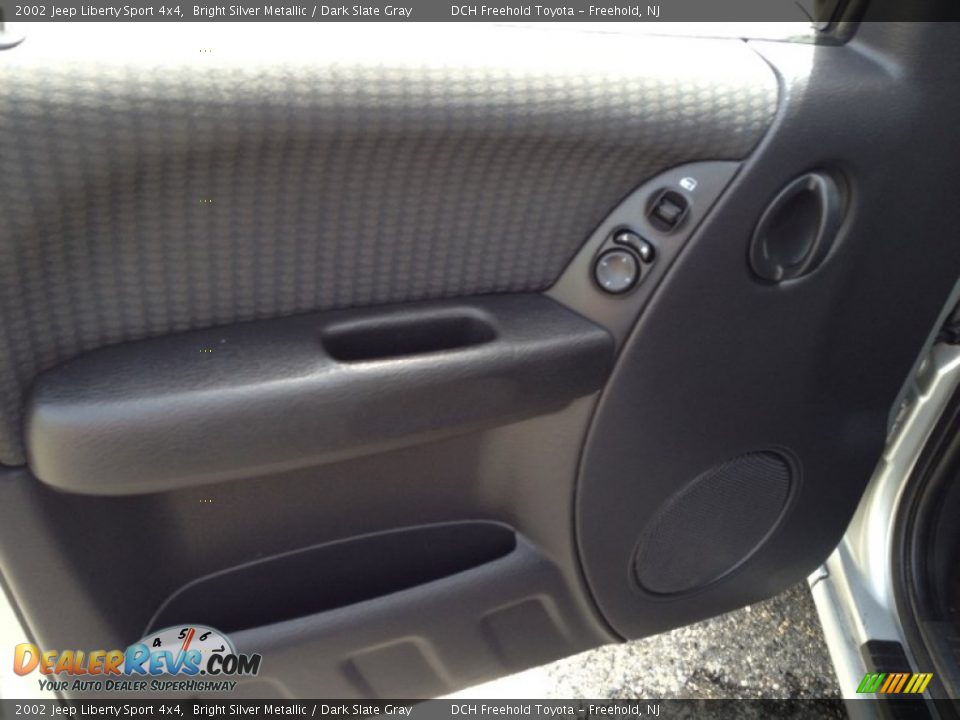 2002 Jeep Liberty Sport 4x4 Bright Silver Metallic / Dark Slate Gray Photo #12