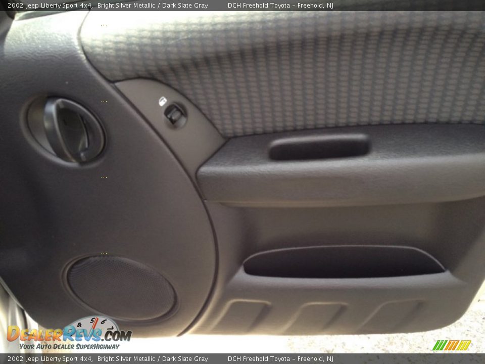 2002 Jeep Liberty Sport 4x4 Bright Silver Metallic / Dark Slate Gray Photo #26