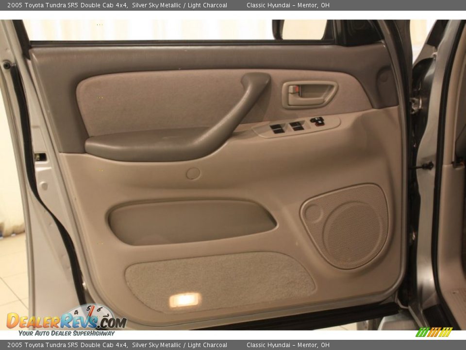 2005 Toyota Tundra SR5 Double Cab 4x4 Silver Sky Metallic / Light Charcoal Photo #4
