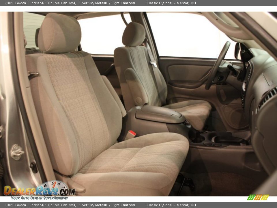 2005 Toyota Tundra SR5 Double Cab 4x4 Silver Sky Metallic / Light Charcoal Photo #10