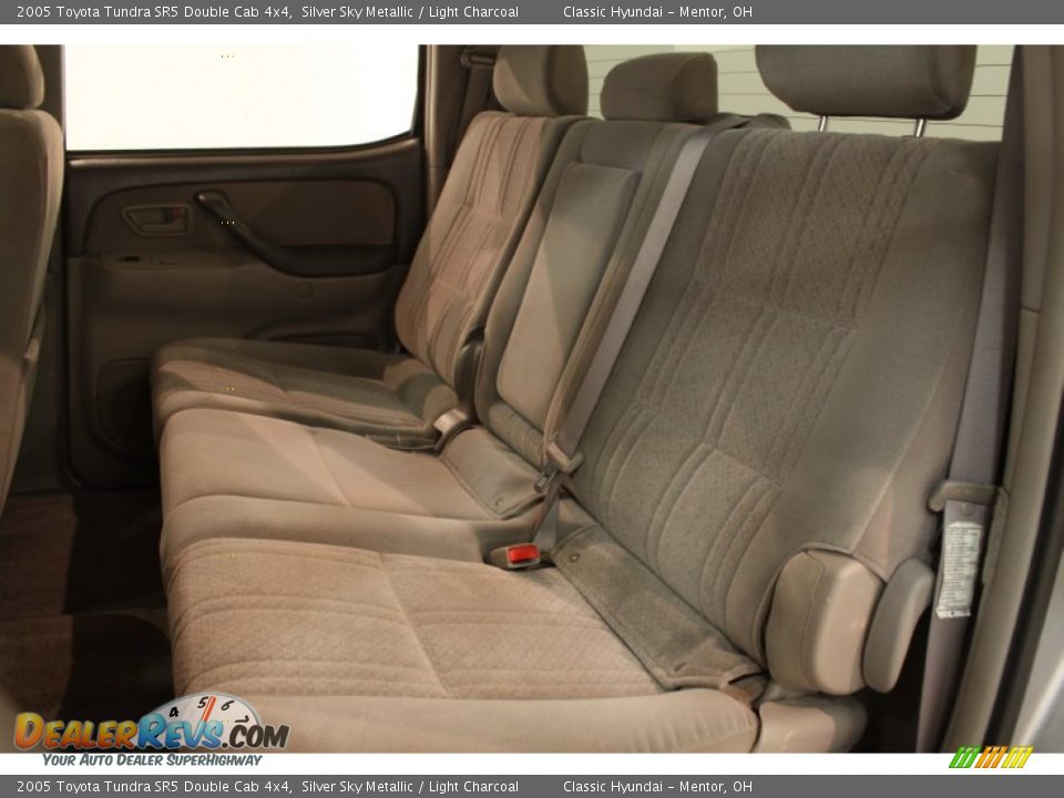 2005 Toyota Tundra SR5 Double Cab 4x4 Silver Sky Metallic / Light Charcoal Photo #12