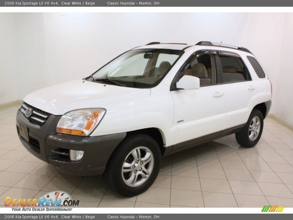 Front 3/4 View of 2006 Kia Sportage LX V6 4x4 Photo #3