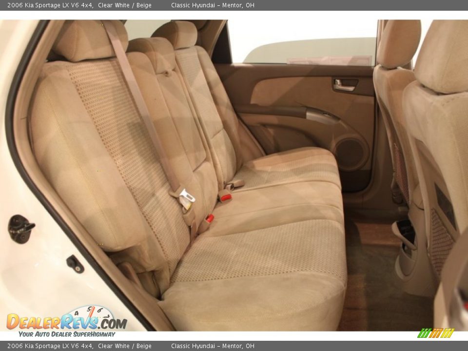 2006 Kia Sportage LX V6 4x4 Clear White / Beige Photo #11