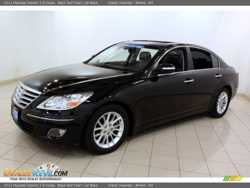 Front 3/4 View of 2011 Hyundai Genesis 3.8 Sedan Photo #3