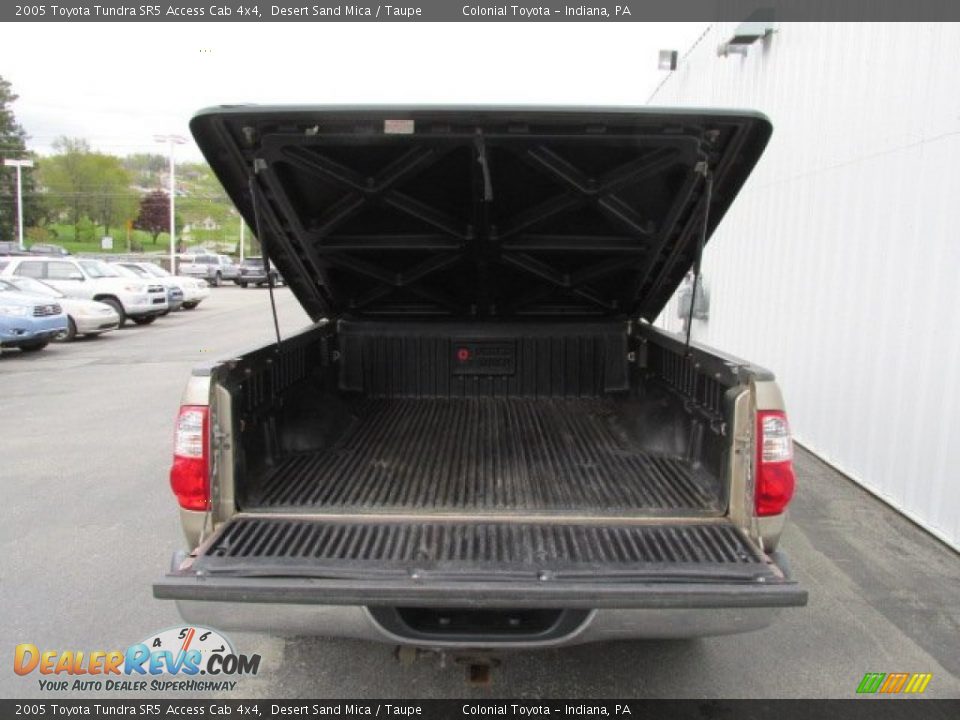2005 Toyota Tundra SR5 Access Cab 4x4 Desert Sand Mica / Taupe Photo #9