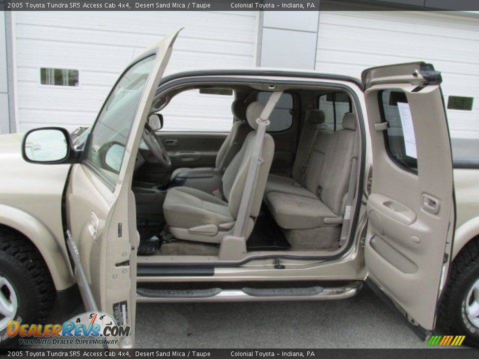 2005 Toyota Tundra SR5 Access Cab 4x4 Desert Sand Mica / Taupe Photo #11